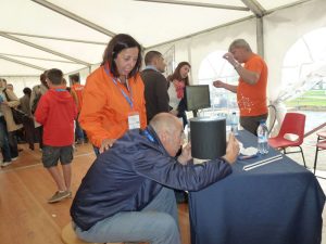 Anxo Otero experimentando en el CERN