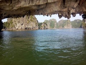 Cueva Halong Bay