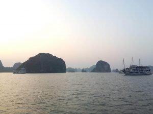 Atardecer en Halong Bay en Vietnam