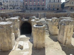 Anfiteatro romano en la plaza del Sedile en Lecce