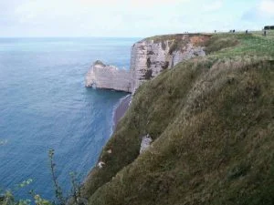 Playa y arco de Falaise d'Amont