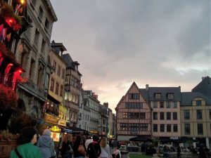 Plaza del Viejo Mercado en Rouen
