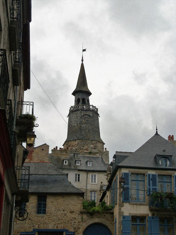 Torre del Reloj en Dinan en Bretaña