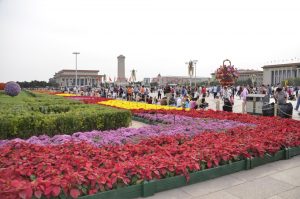 Flores en la plaza de Tiananmen