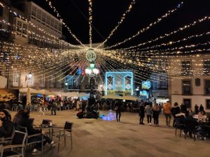 Decoración navideña de la plaza de la Constitución de Vigo en 2019