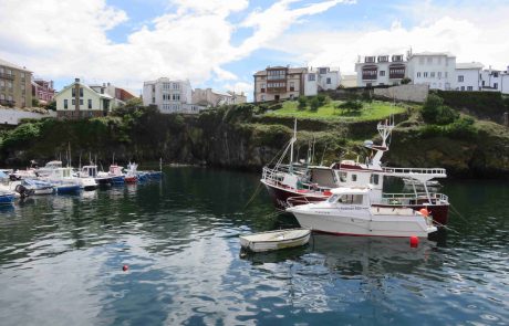 Tapia de Casariego en la marina occidental asturiana