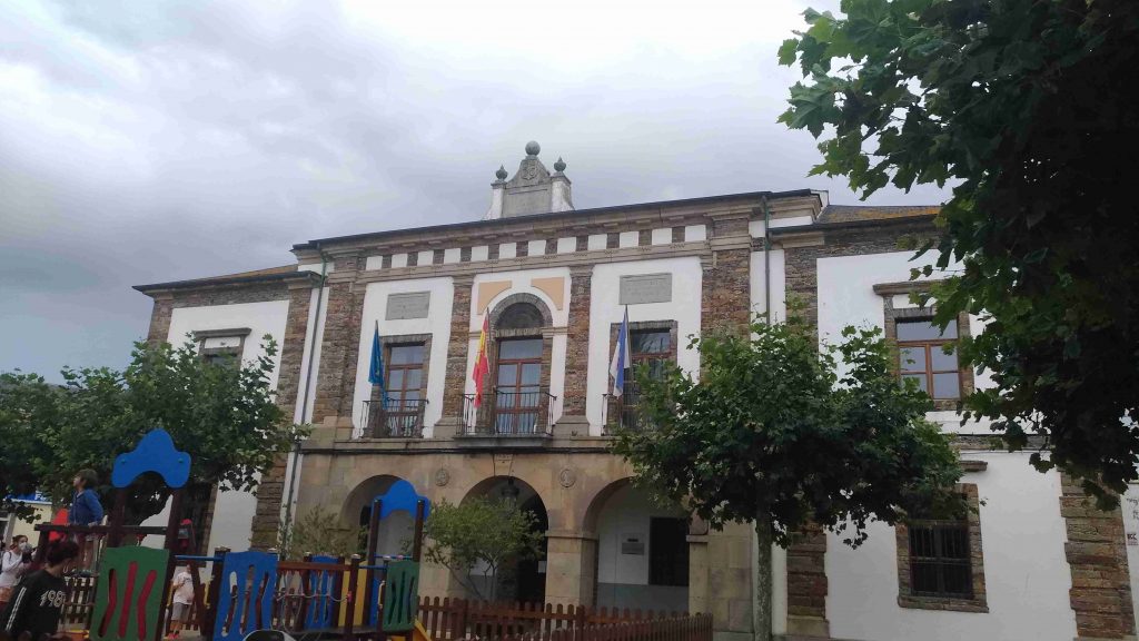 Tapia de Casariego en la marina occidental asturiana