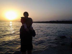 En las islas Sarónicas y el monte Eros