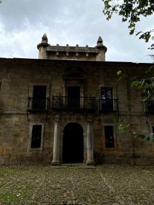 Selaya es sobaos y cubos heráldicos