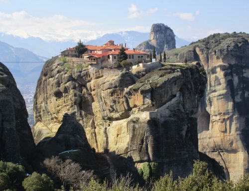 Monasterios en las nubes en Grecia