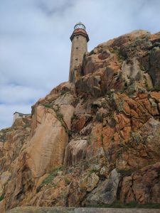 Faro de Cabo Vilán desde abajo
