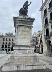 Tres monumentos en Santander