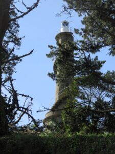 Caminando hacia el faro de Tenlo chico
