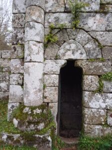 Acceso al horno de la Santa