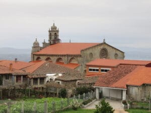 Vista de la iglesia parroquial de Augas Santas