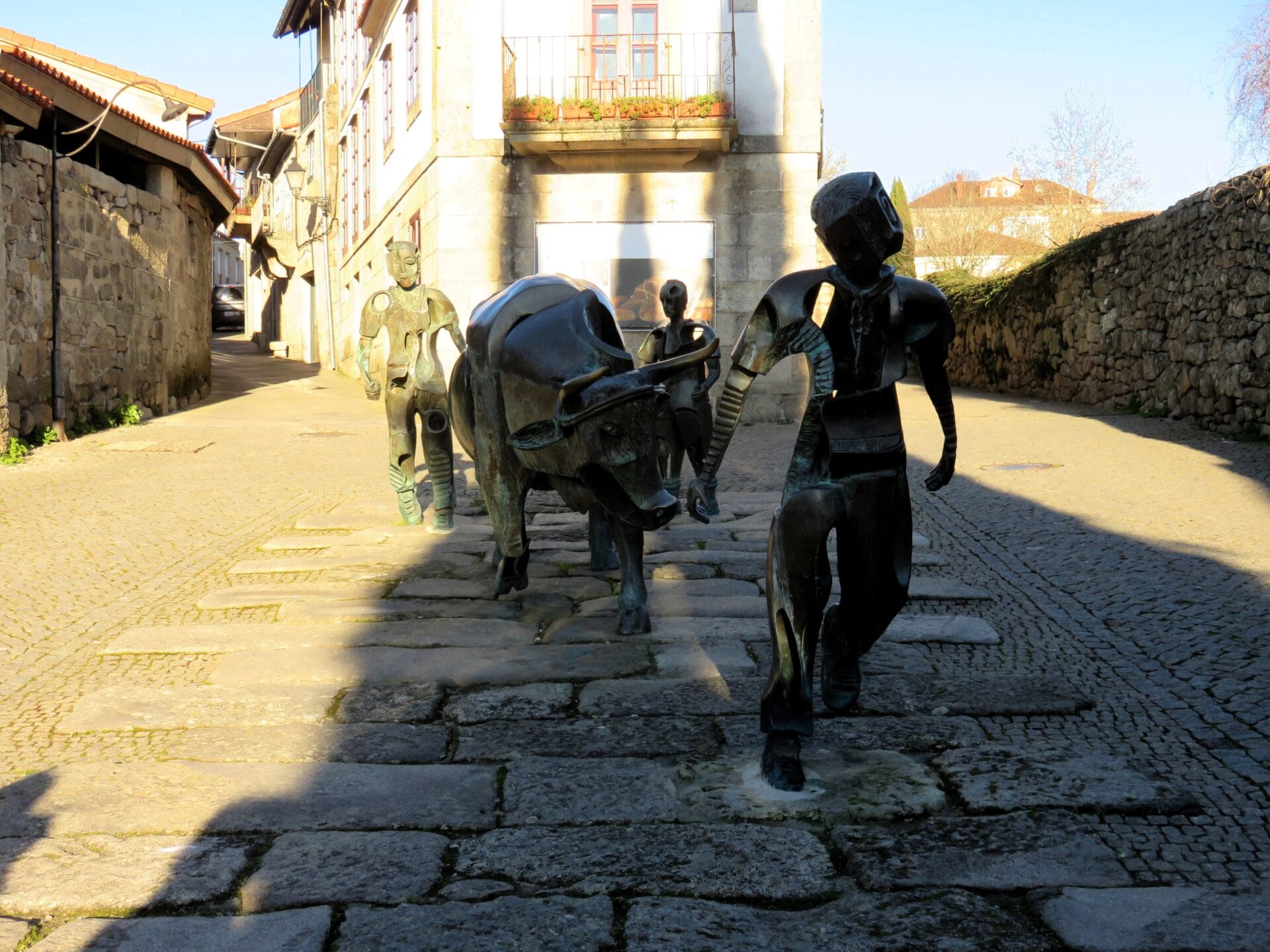 Escultura A festa do boi en Allariz Escultura A festa do boi en Allariz