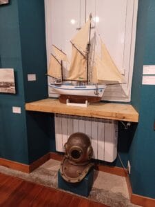 Maqueta de barco a vela en Museo do Mar de San Cibrao
