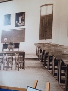 Fotografía antigua escuela San Cibrao