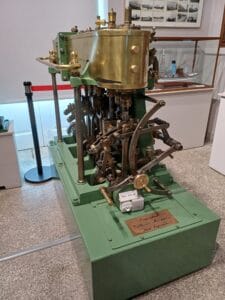 Maquina alternativa de vapor en Museo do Mar