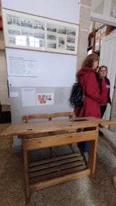 Junto al pupitre en el Museo do Mar de Cervo