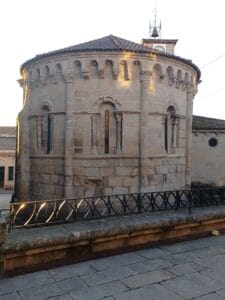 Ábside de la Iglesia de Santiago de Allariz