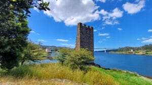 Portada Torres de Catoira