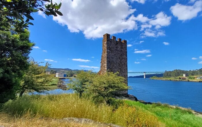 Portada Torres de Catoira