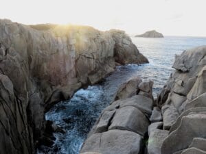 En los Acantilados de Papel