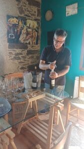 Iniciando la cata en Adega Pousadoiro