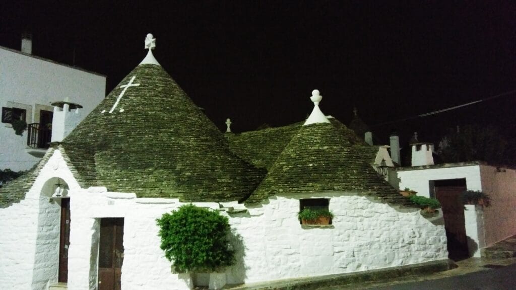 Un trullo de noche
