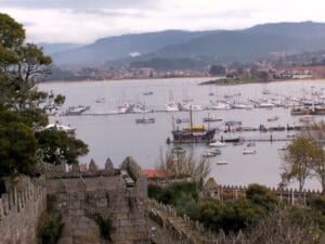Museo de la Carabela Pinta desde la fortaleza